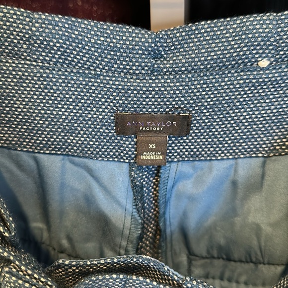 Ann Taylor blue/white woven tie front paper bag waist trousers size 2 - Picture 2 of 3